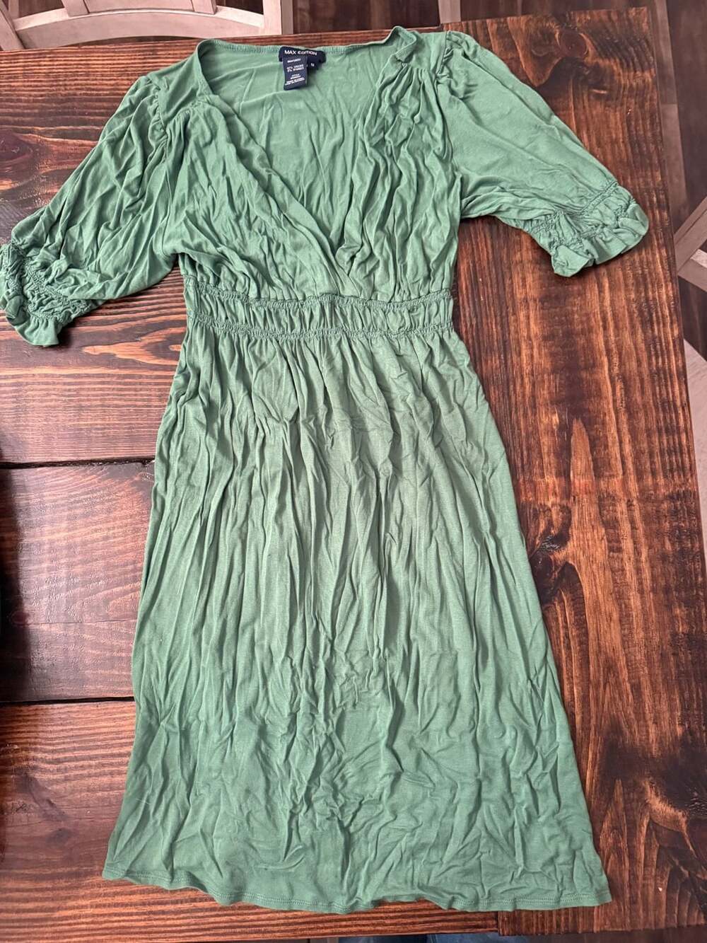 Max Edition Midi Dress Size M Green V-Neck Short Sleeve Viscose